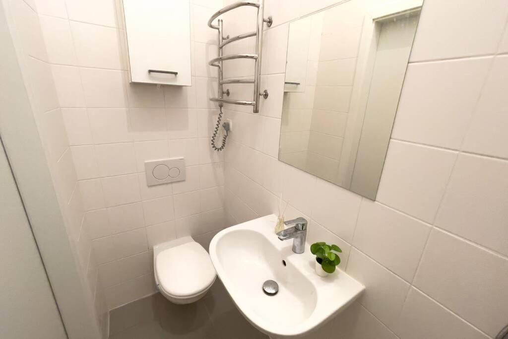 Cosy Studio Near Central Station Apartment Виена Екстериор снимка
