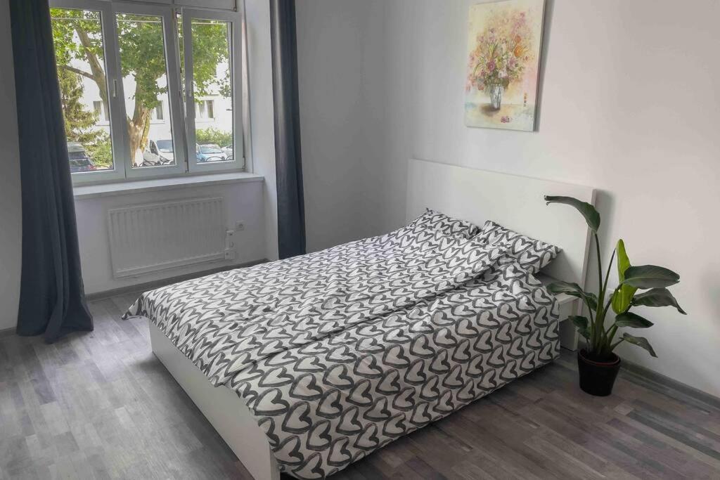 Cosy Studio Near Central Station Apartment Виена Екстериор снимка